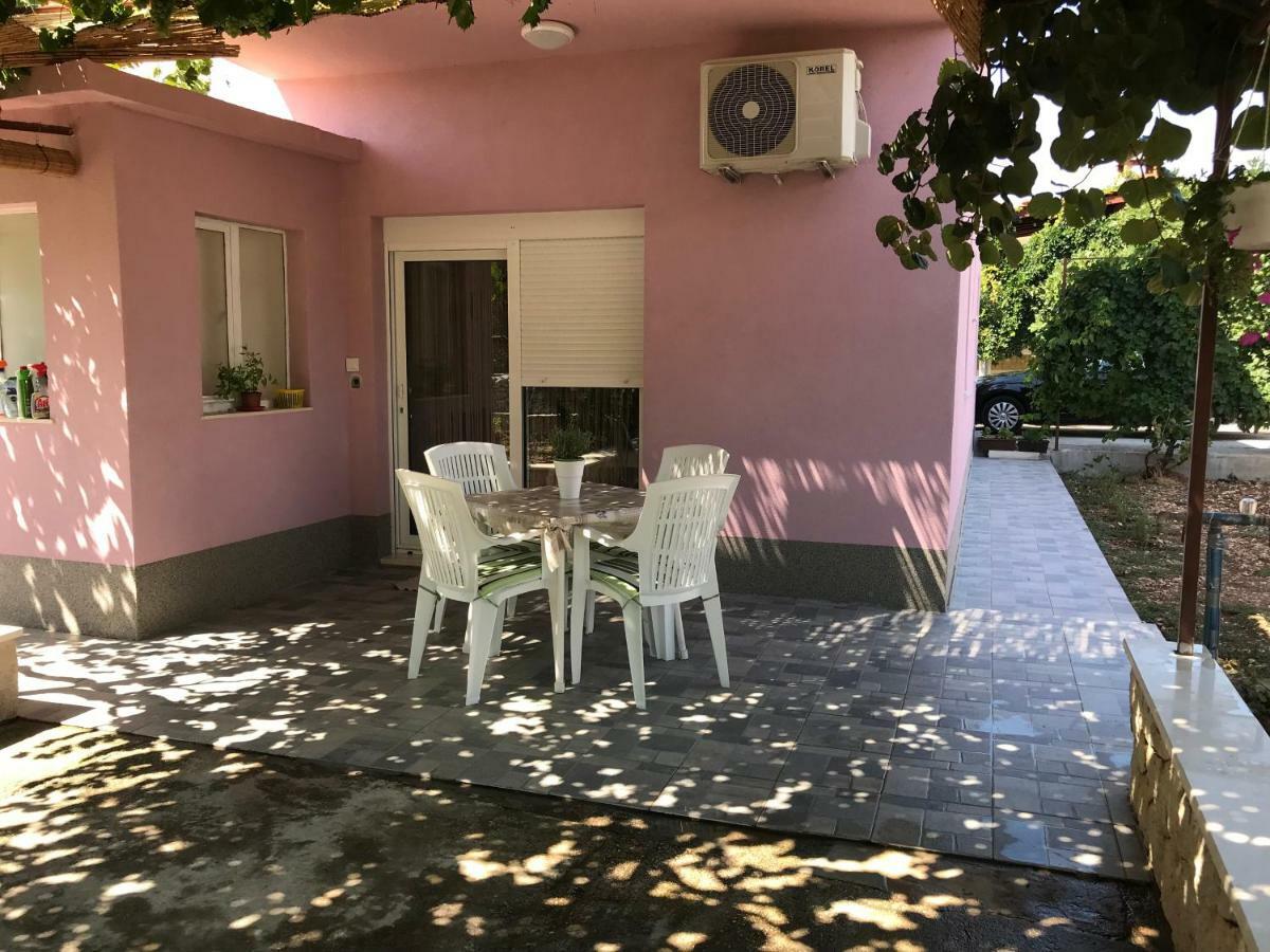 Apartman Mirjana With Terrace And Free Parking Donji Okrug  Luaran gambar