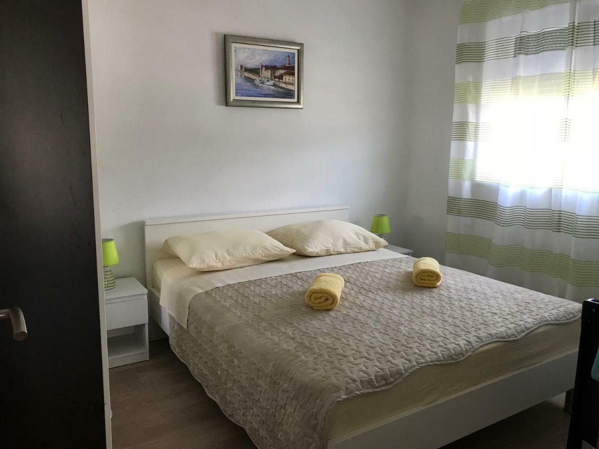 Apartman Mirjana With Terrace And Free Parking Donji Okrug  Luaran gambar