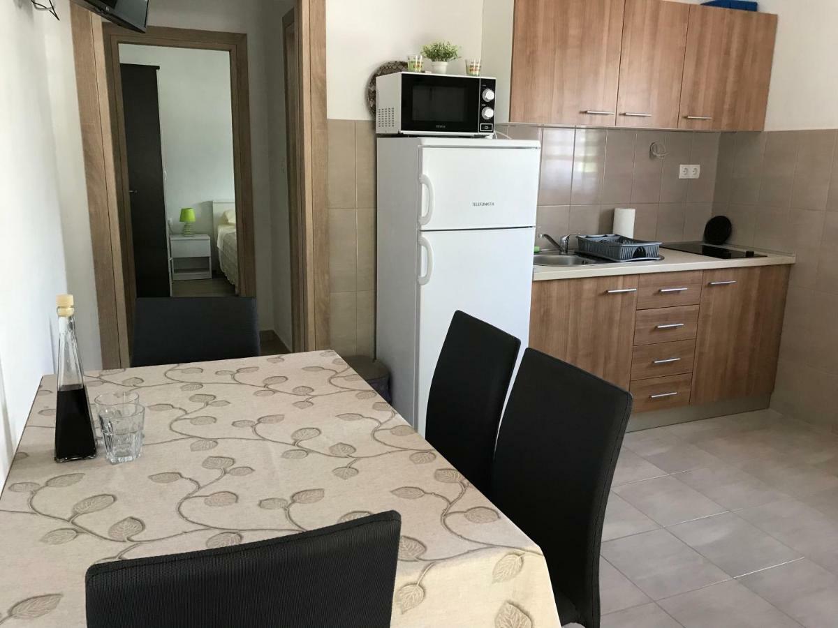 Apartman Mirjana With Terrace And Free Parking Donji Okrug  Luaran gambar
